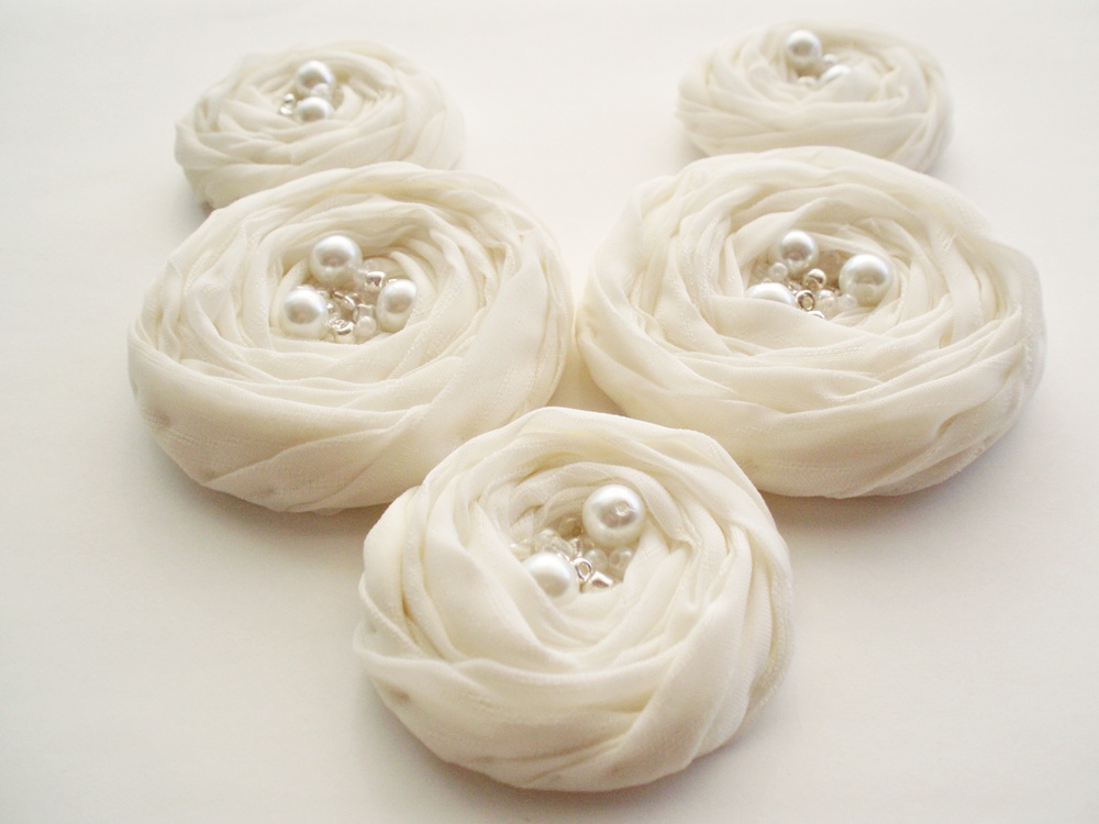 Ivory Fabric Roses Handmade Appliques Embellishment 5 Pcs